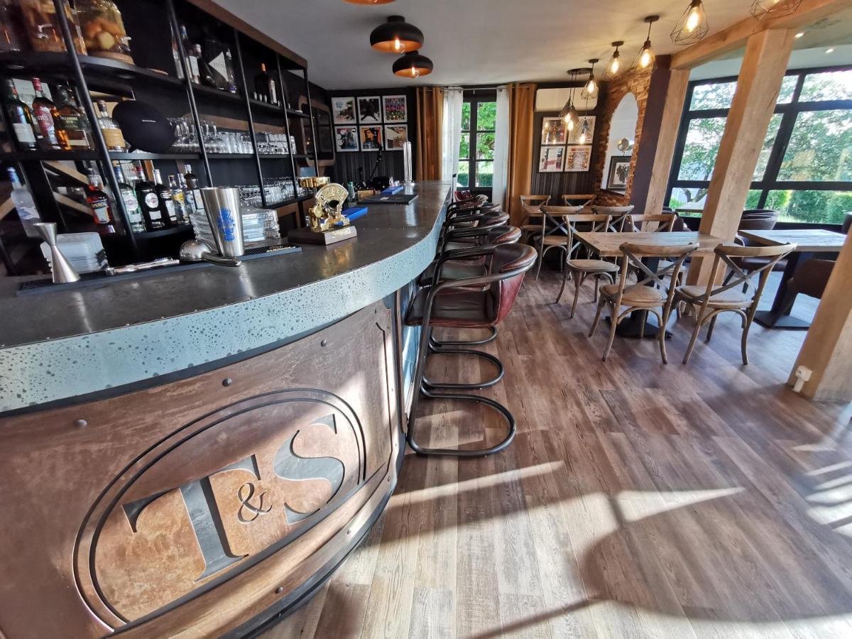 Les Terrasses De Saumur - Hotel & Appartements - Restaurant & Spa מראה חיצוני תמונה